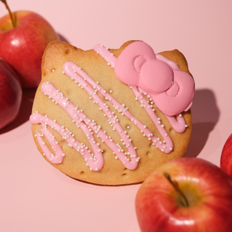 Hello Kitty’s Apple Pocket Pie